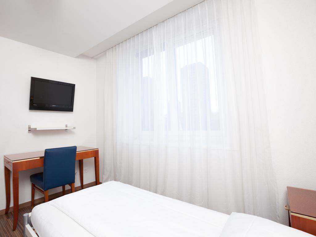 Swiss Star Marc Aurel - Self Check-In Apartamento Zurique Quarto foto